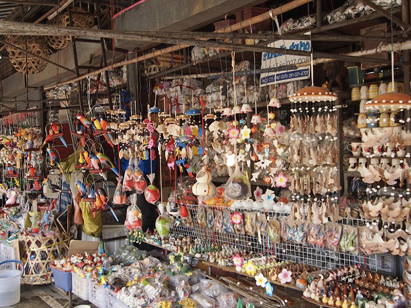 Discover Bangkok’s Largest Market – Chatuchak Weekend Market