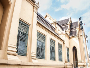 Delve Into The Reign Of King Rama V At Thawornwatthu Building